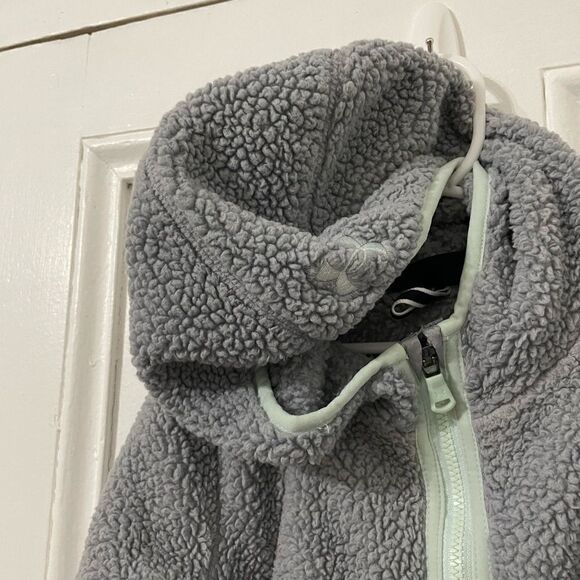 Under Armour jacket   - Picture 5 of 7